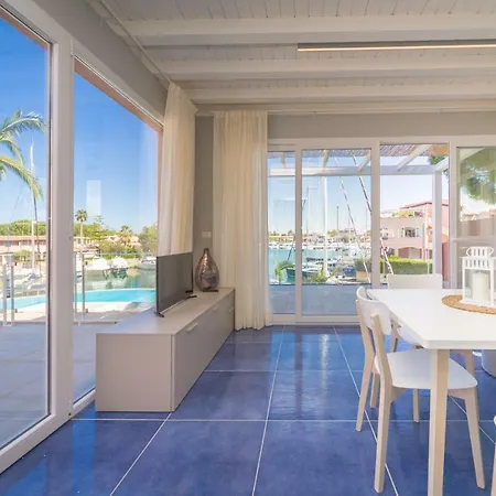 Hotel apartamentowy Delfino, Portorosa Furnari